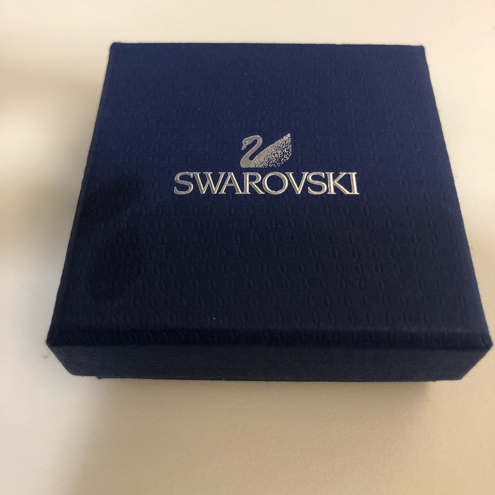 New in Box , Swarovski rose gold necklace. - Picture 2 of 3